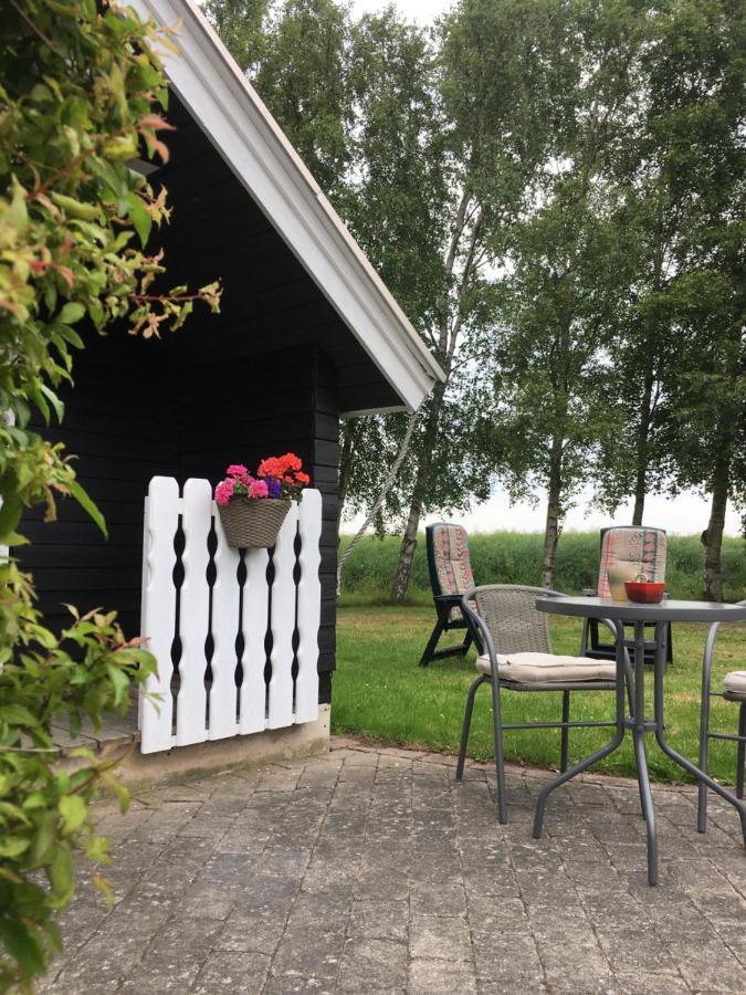 Stunning Romantic Cabin Close To Baltic See Idestrup Zewnętrze zdjęcie